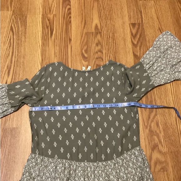 Women’s blouse casual size XS brand Mudd long sleeve color green floral - Picture 9 of 9